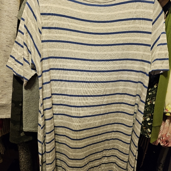 Lularoe Perfect T Size M EUC - Picture 4 of 4
